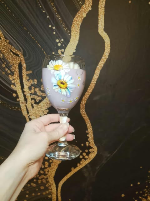 Świeca sojowa zalewana w kieliszku – Róża Herbaciana 🌹