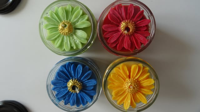 🌼 Świeca sojowa w słoiku 135 ml – z margaritką